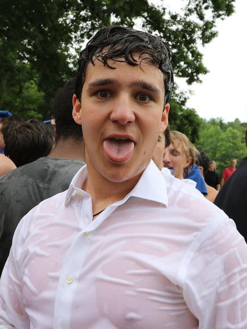 Froilán, en la fiesta de graduación americana.