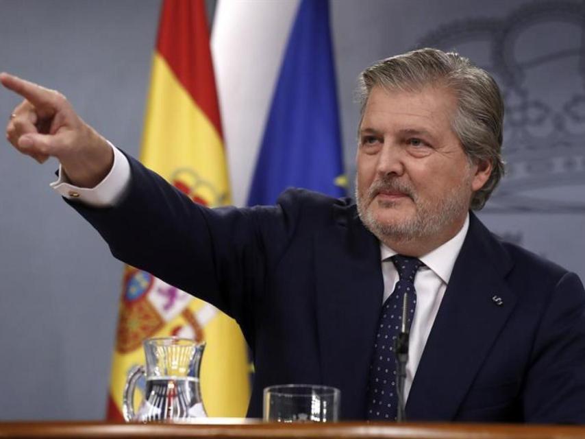 Méndez de Vigo en comparecencia como portavoz del Gobierno.