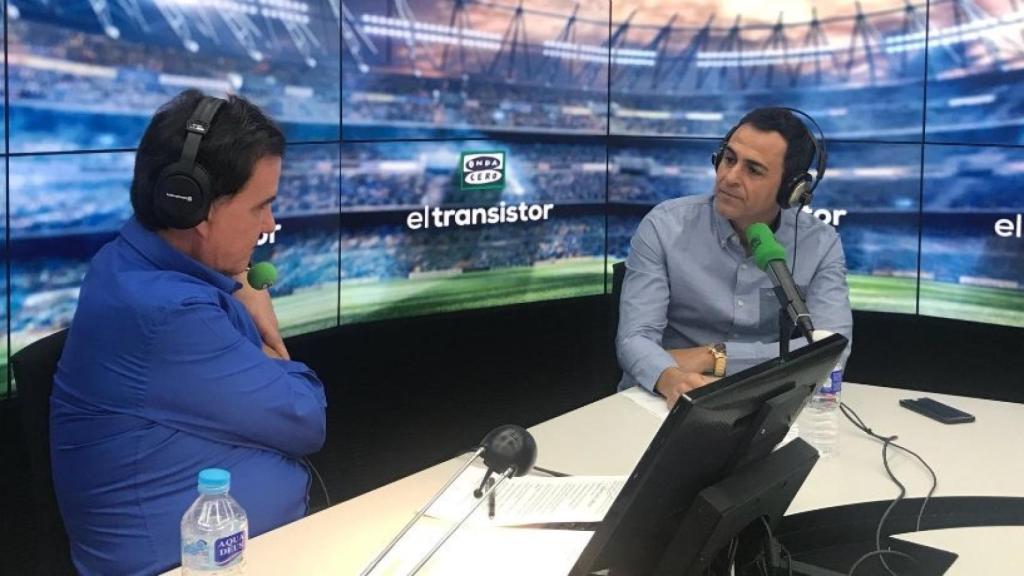 Velasco Carballo en El Transistor. Foto: Twitter (@EltransistorOC).