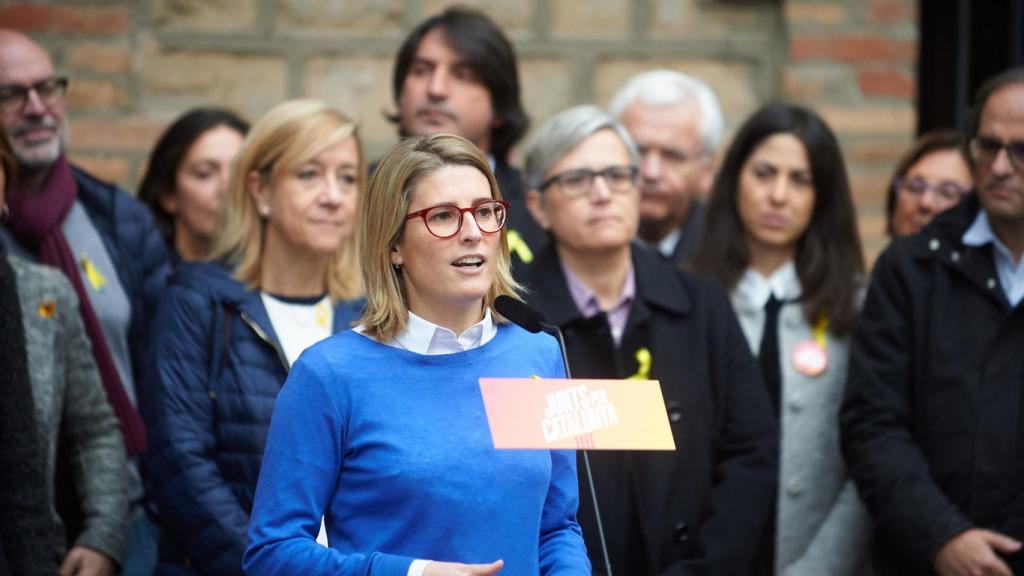 Artadi, durante una presentación de candidatura, con los candidatos detrás.