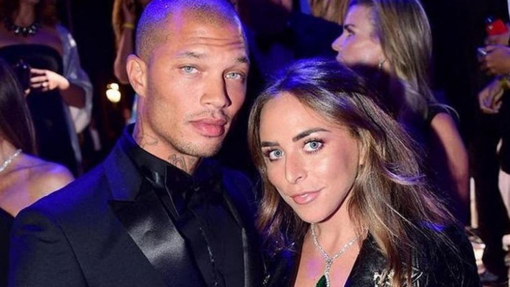 Unos corazones acompañan a esta foto de Mekks y Green en el Instagram de la joven (@chloegreen5)