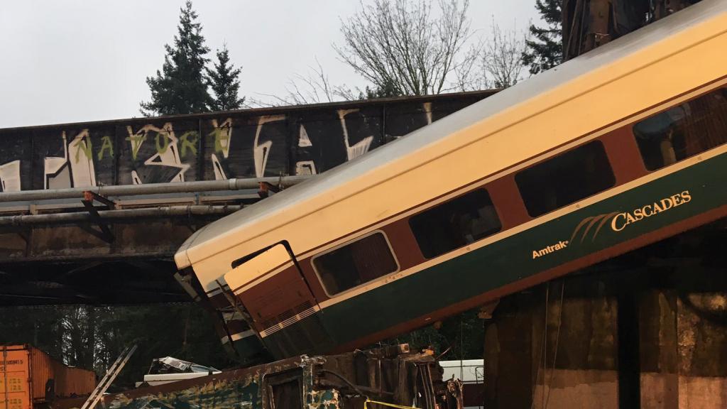 Una imagen del tren que ha descarrilado.