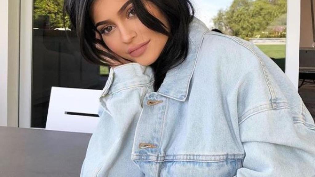 Kylie Jenner no quiere mostrar sus nuevas curvas.