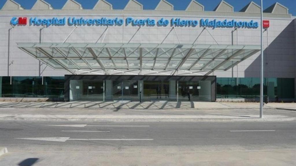 Entrada principal del Hospital Universitario Puerta de Hierro de Majadahonda.