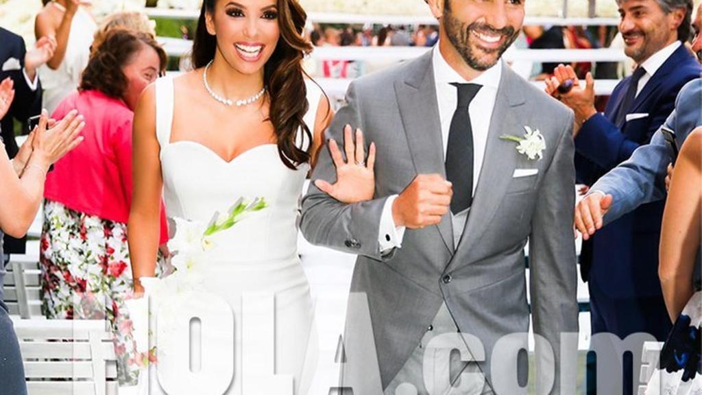 Imagen exclusiva de los novios de la revista !HOLA!