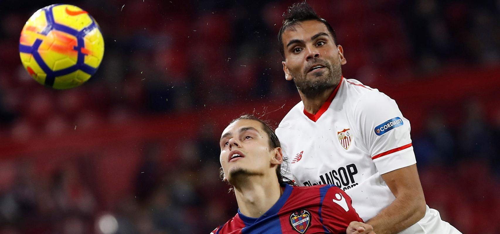 Mercado en el partido contra el Levante.