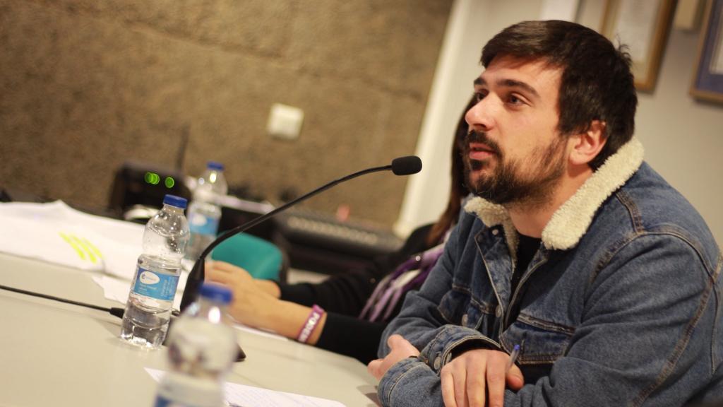 Ramón Espinar, senador de Podemos, en un acto de campaña en Rubí, Barcelona.