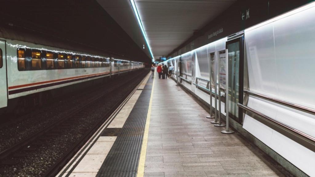 Las autoridades han iniciado una investigación para identificar al joven