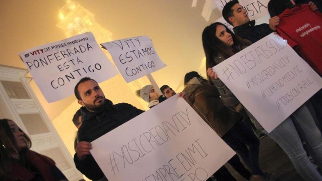 Se manifiestan a favor de los jugadores de la Arandina.