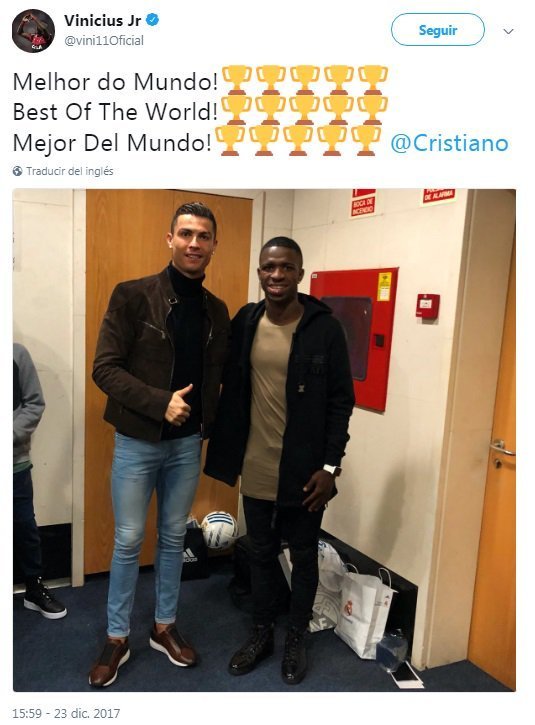 Encuentro entre Cristiano Ronaldo y Vinicius tras El Clásico