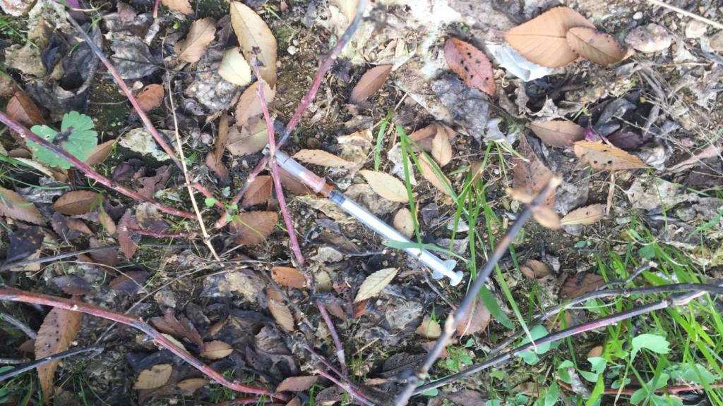 Una de las jeringuillas del lugar donde encontraron el cuerpo de Kenya.