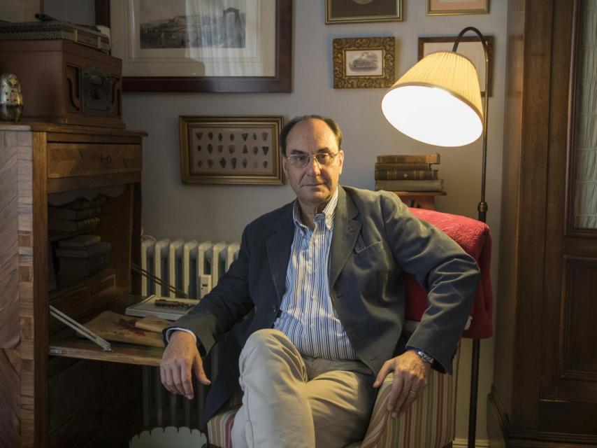 Vidal-Quadras es físico de formación.