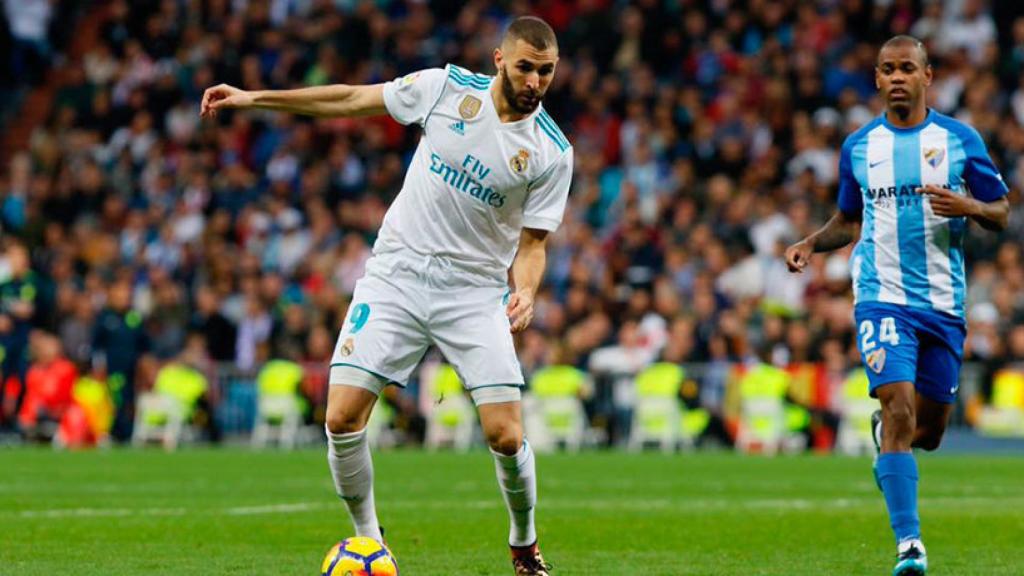 Karim Benzema, preparando el disparo a portería Foto: Manu Laya / El Bernabéu