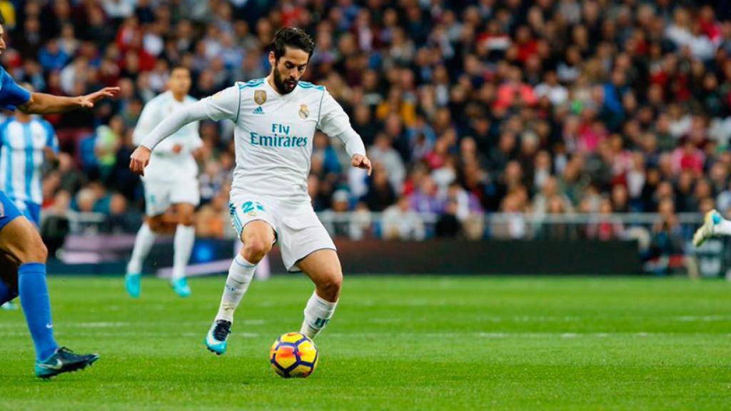 Isco desbordando ante el Málaga Foto: Manu Laya / El Bernabéu