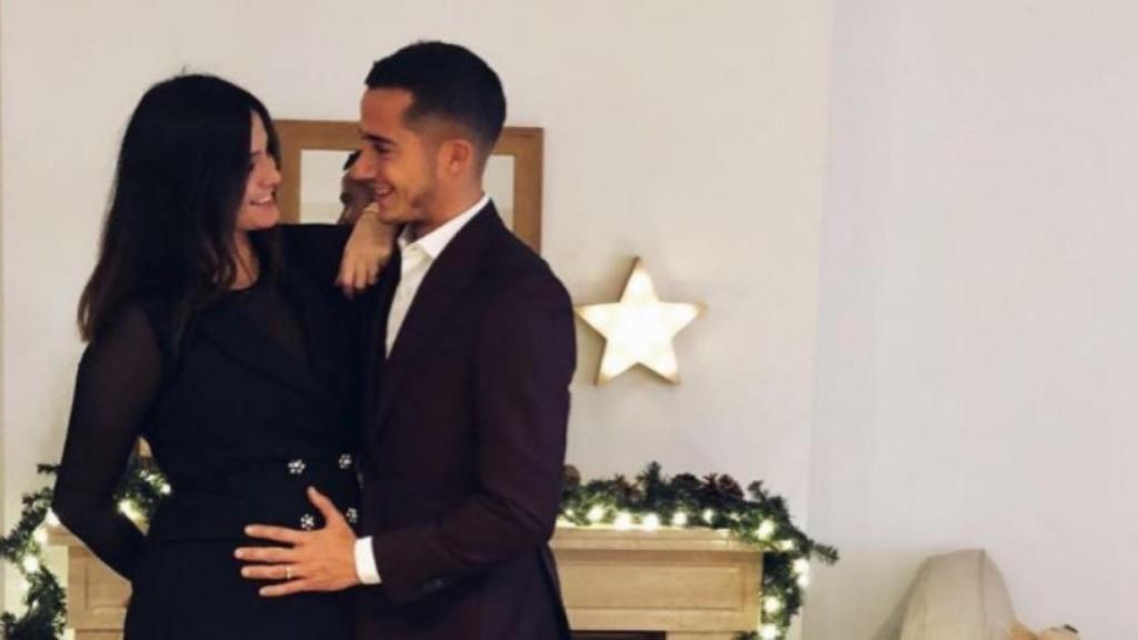 Lucas Vázquez posa con su mujer. Foto: Instagram (@lucasvazquez91).