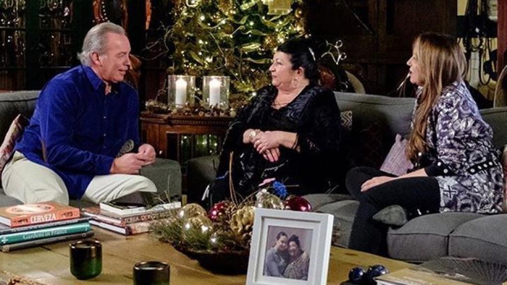 Bertín, la niña Pastori y su madre durante el programa.