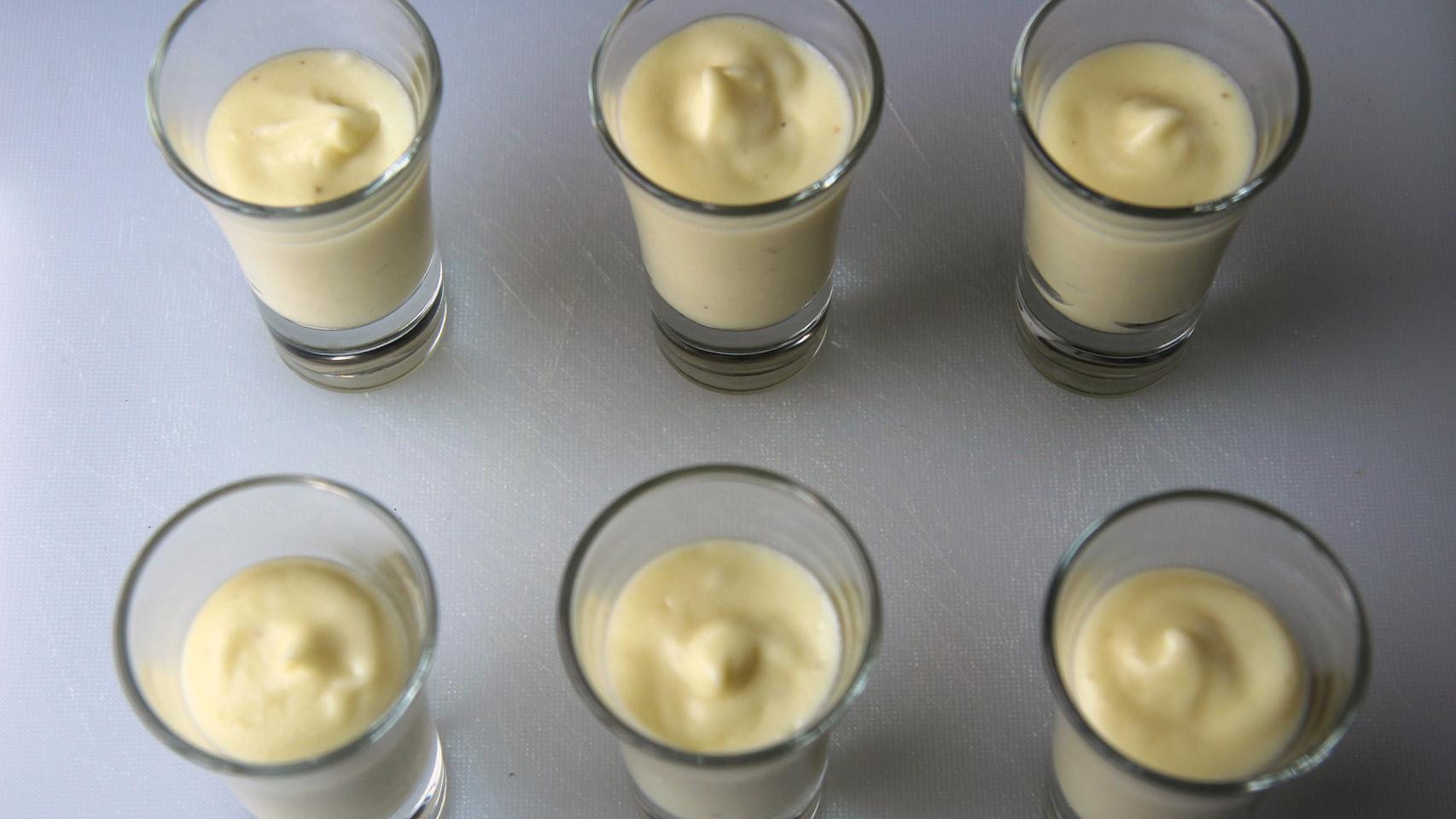 CHUPITOS DE PULPO A LA PLANCHA CON EMULSION DE PATATA ACEITE DE PIMENTON TMX 09