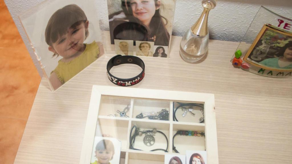 Los recuerdos de Lucía llenan la casa de sus padres, que tuvieron que mudarse de su antigua residencia tras la muerte de la niña.
