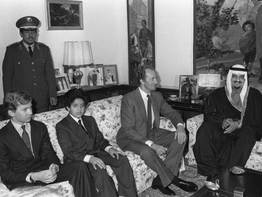 El rey Juan Carlos, en un almuerzo con el rey Fahd.