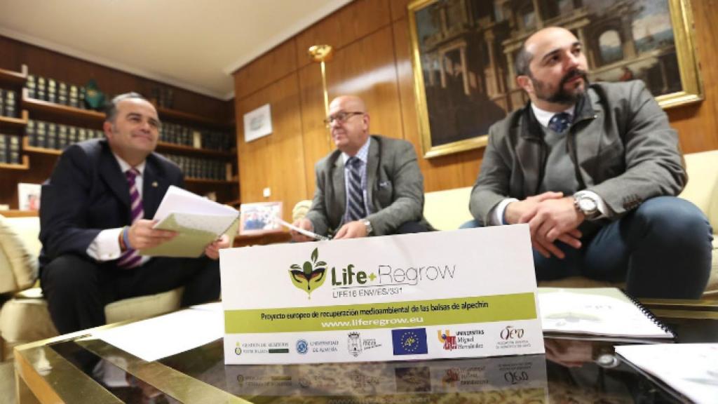 Un momento de la reunión. Foto: Óscar Huertas