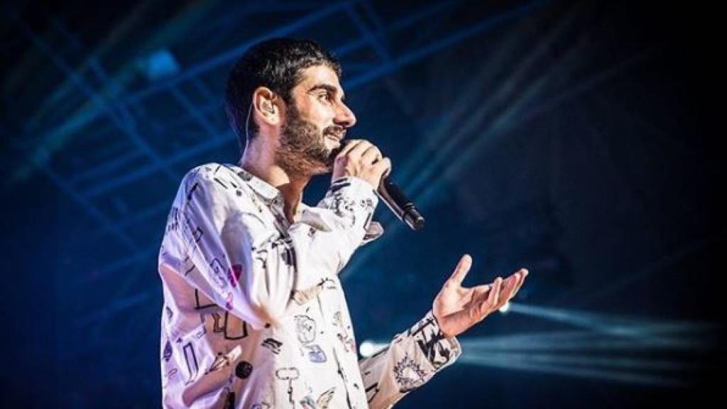 Melendi, claramente más delgado, en uno de sus conciertos el pasado mes.
