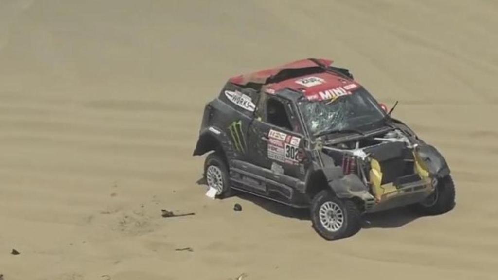 Así quedó el coche de Nani Roma después de su accidente.