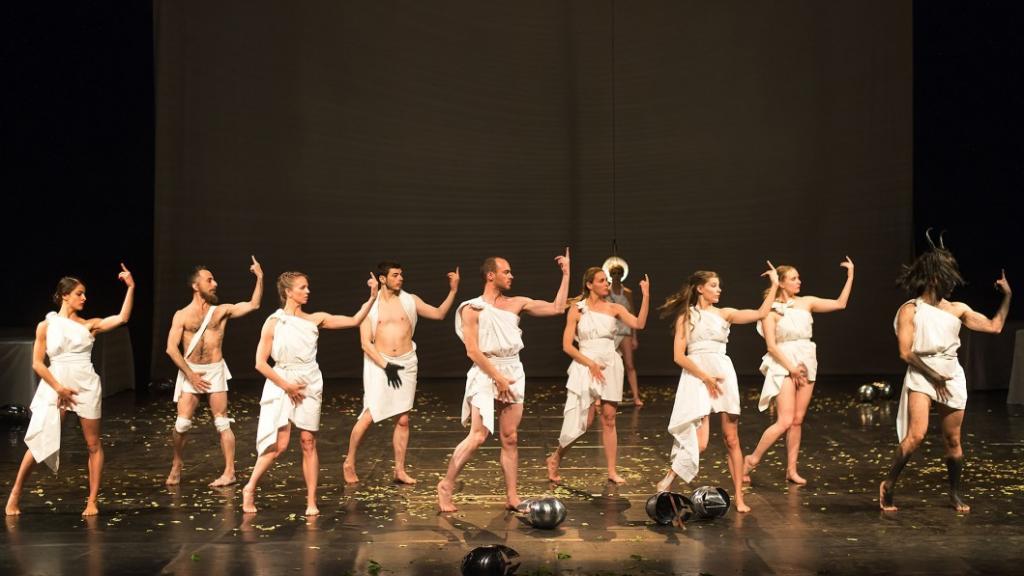 Ahora dadme todo el amor que tengáis.