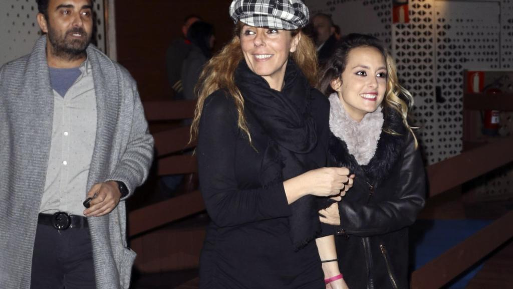 Rocío Carrasco junto Fidel Albiac y Anabel Dueñas en el estreno del musical.