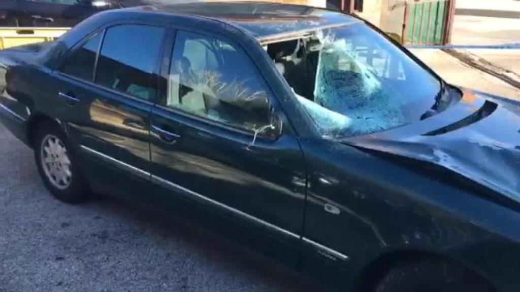 Así quedó el Mercedes de Francisco tras el atropello.