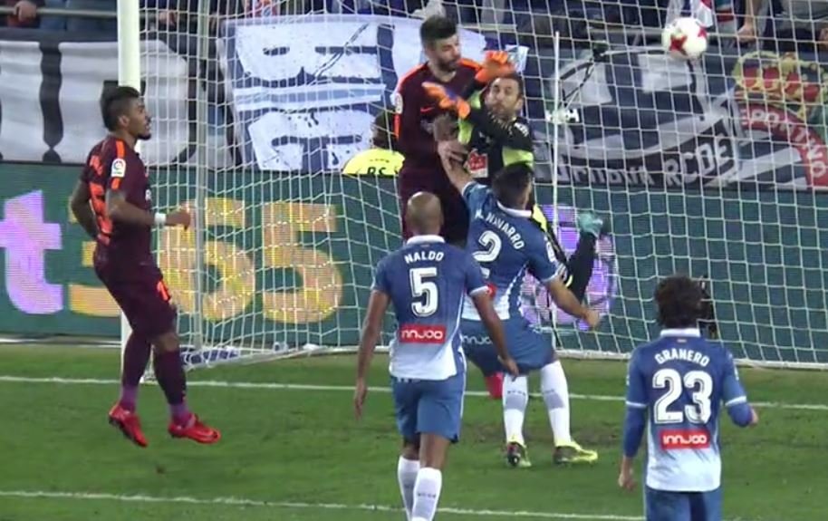Gol bien anulado a Piqué ante las protestas del central del Barça