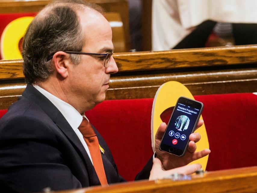 Turull, llamando este miércoles desde el Parlament al huido Puigdemont.