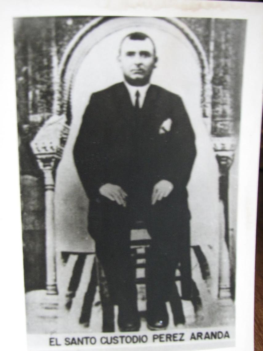 En Noalejo, donde está enterrado, cuentan que el santo Custodio adquirió el don de sanar tras perder a una hija en un incendio.