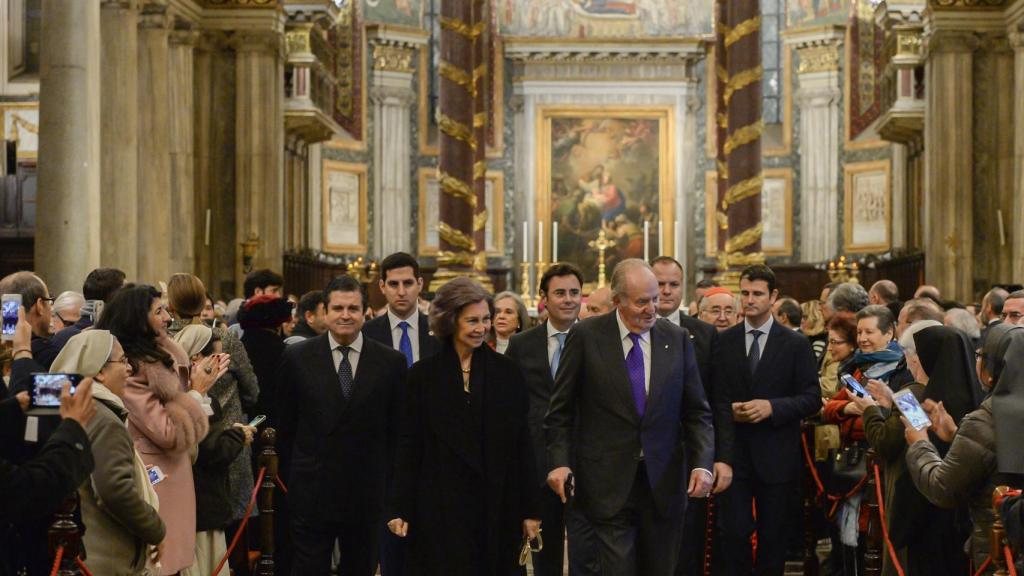 Los reyes eméritos junto al presidente de Endesa, Borja Prado.