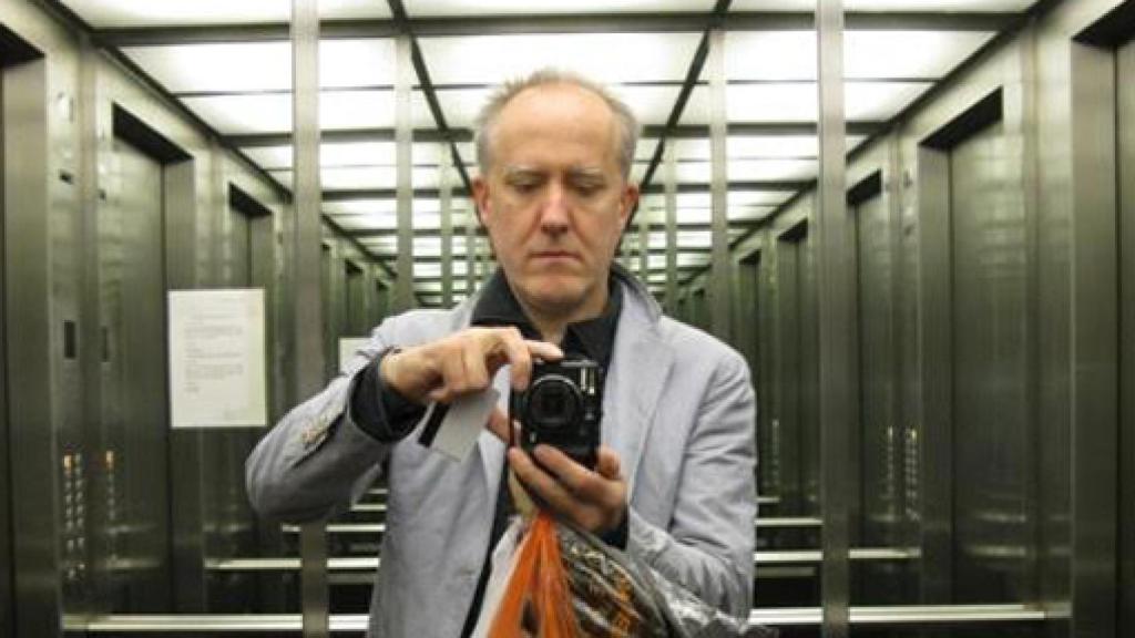 Image: Juan Uslé: Estoy siempre caminando, siempre moviendo la pintura