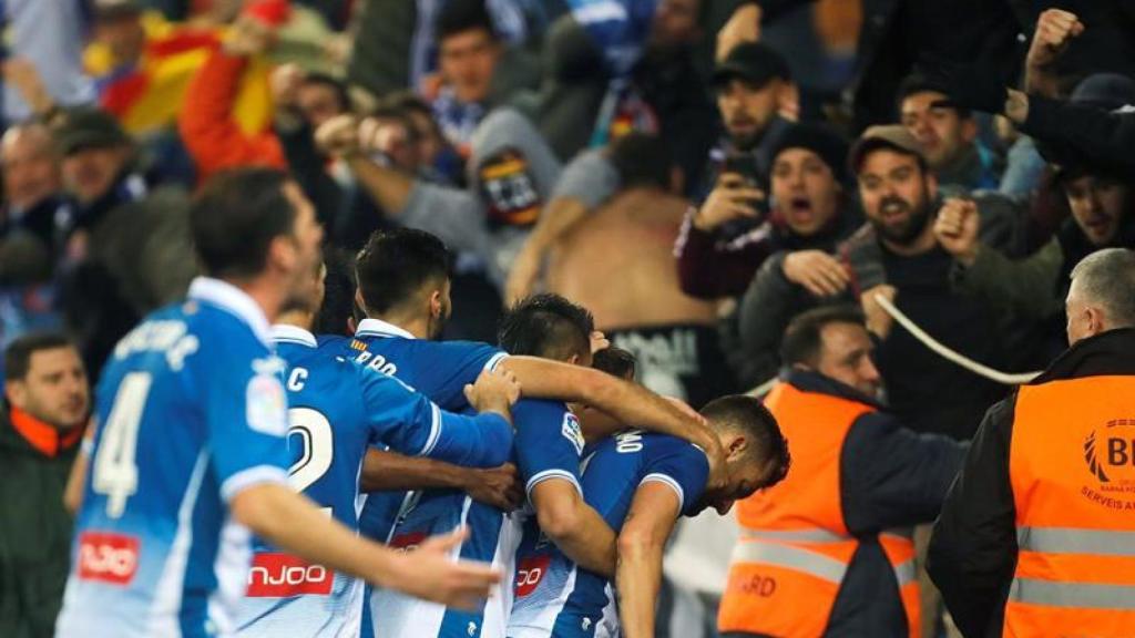 El Espanyol celebra un gol.