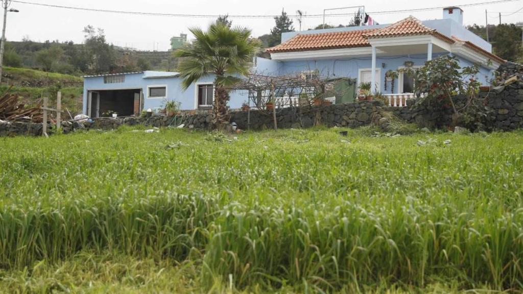 Exterior de la vivienda ubicada en el municipio tinerfeño de Los Realejos donde fue hallada Jennifer Hernández.