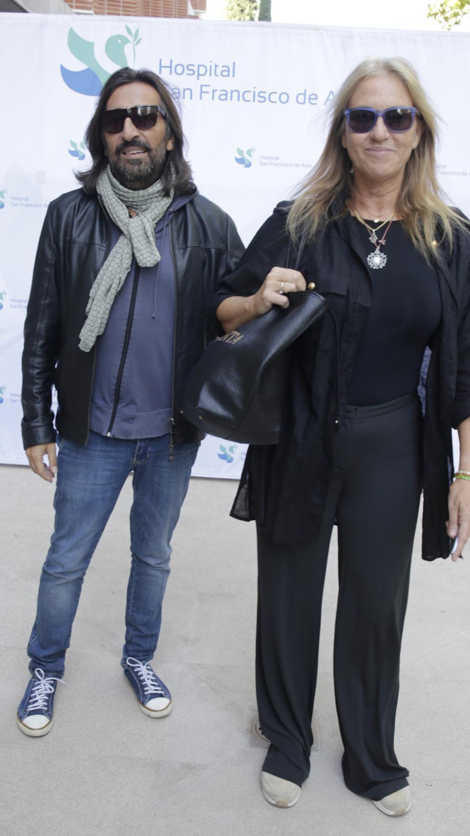 Antonio junto a Mariola.