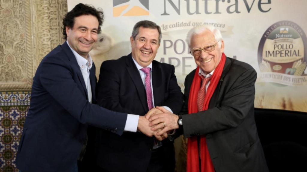 Pepe, Rodríguez, Humberto Carrasco y el Padre Ángel, de izquierda a derecha. Fotos de Óscar Huertas.