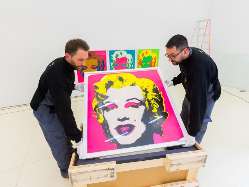 Montaje exposición Andy Warhol en CaixaForum Madrid.