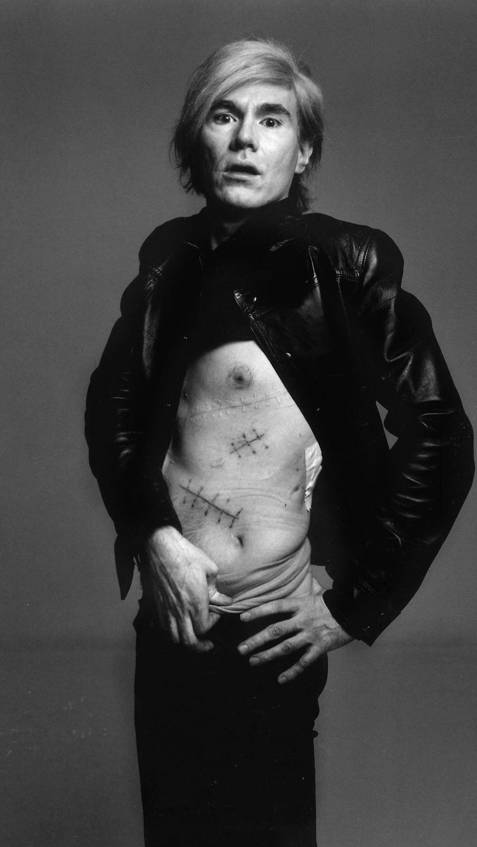 Sesión de Warhol ante la cámara de Richard Avedon.