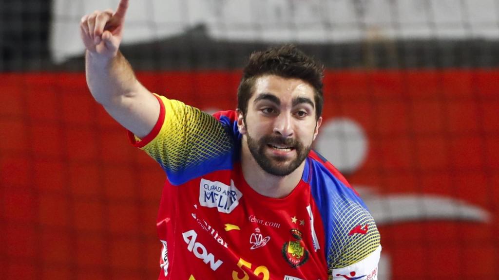 David Balaguer celebra un tanto en el Europeo de balonmano.