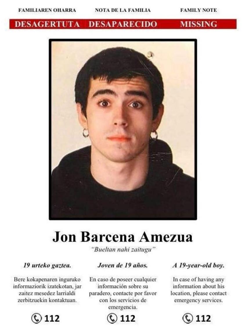 Cartel difundido por la familia Bárcena.