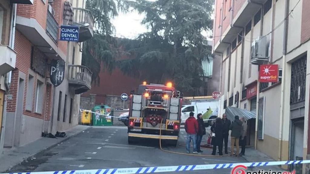 Avila-bomberos-incendio-supermercado-arenas-san-pedro