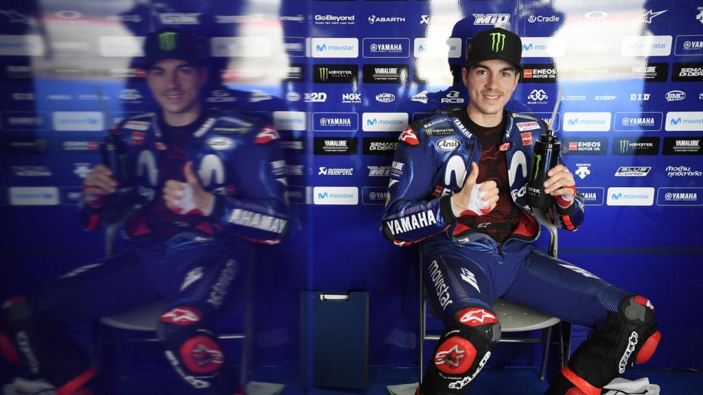 Maverick Viñales, en el box del equipo Movistar Yamaha en el circuito malasio de Sepang.