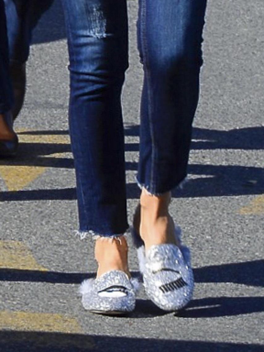 La actriz viste unos mocasines de Puma. Gtres.