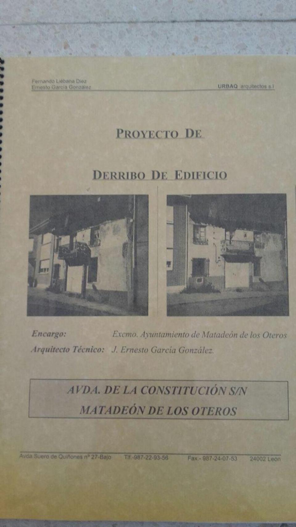 La casa de 'el Portugués' se derribó por su mala conservación. En el Ayuntamiento de Matadeón aún se conserva el expediente, que se ilustra con imágenes de cómo era la vivienda.