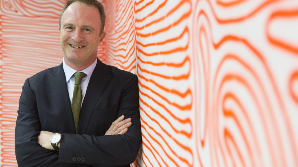 James Harding  posa en el ISEM de la Universidad de Navarra.