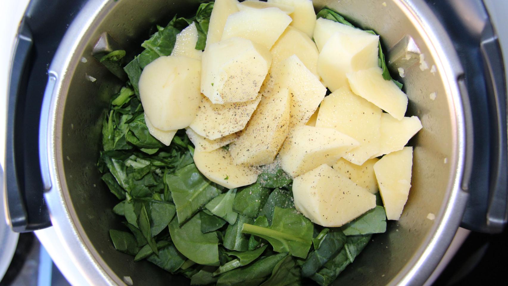 CREMA DE ESPINACAS Y HUEVO POCHÉ CON TMX 06