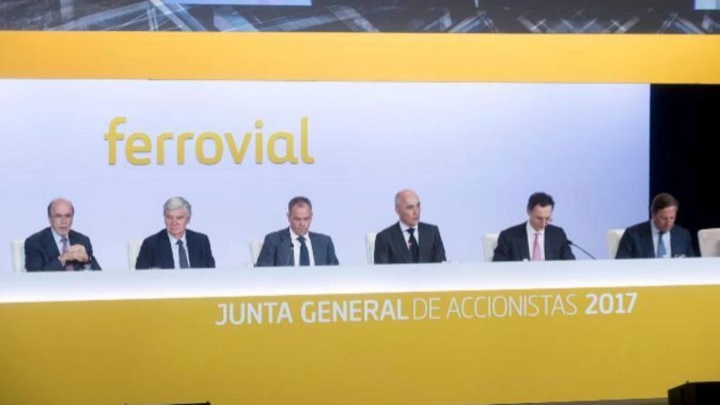 Mesa de presidencia de la última Junta General de Accionistas de Ferrovial.
