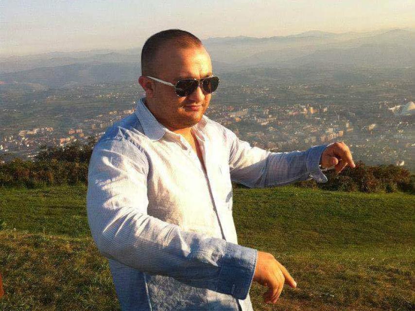 Cristian Sandulache es el hermano pequeño, pero el que maneja los negocios